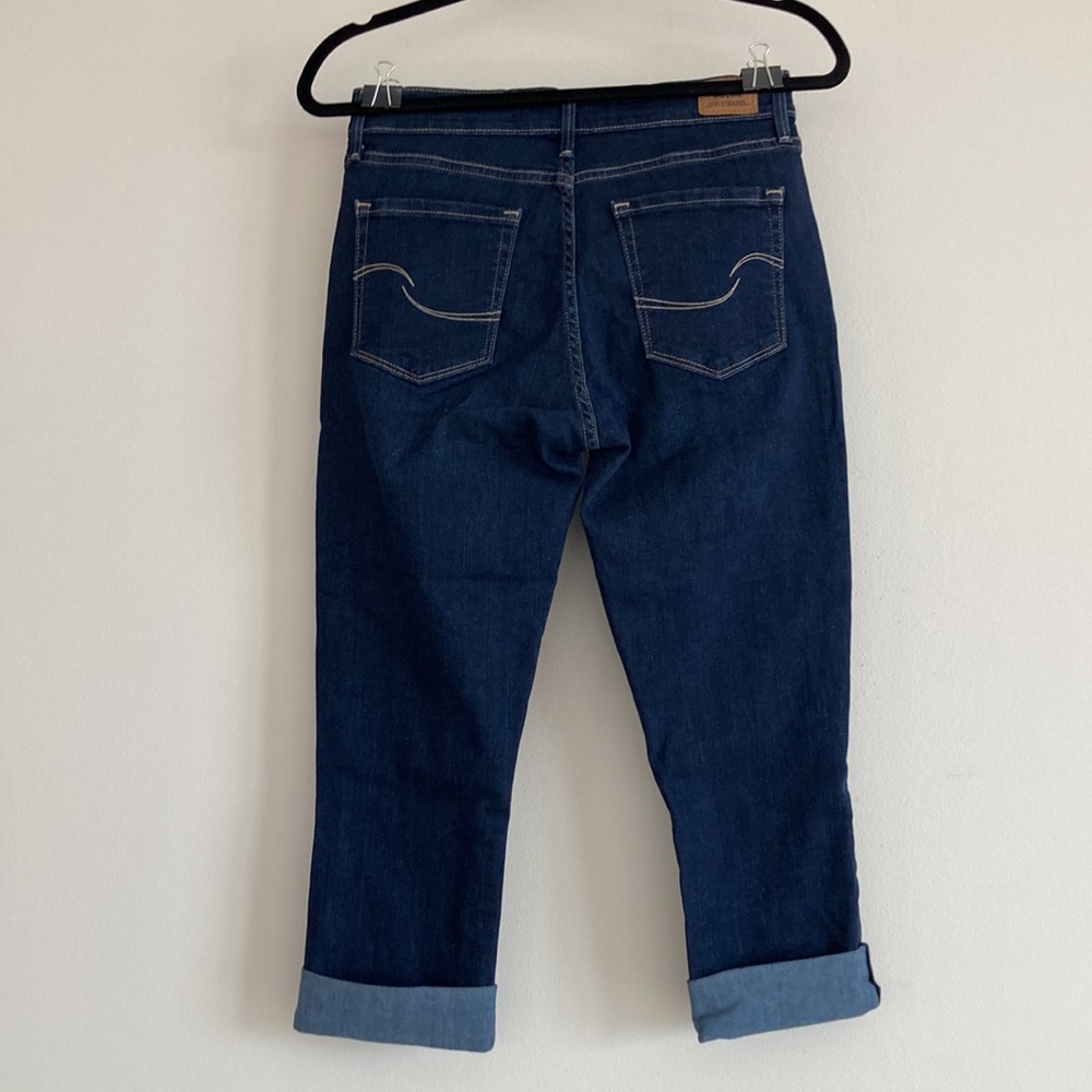 Women’s Levi’s Mid Rise Capri Jeans- Size 6/28